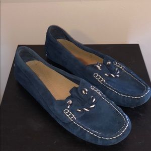 🌀Navy Ugg Moccasins🌀